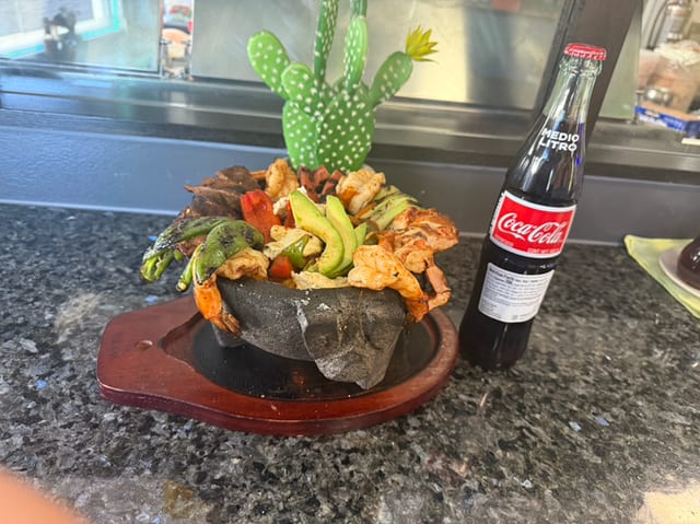 Molcajete Mixto.